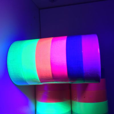 Schwarzes helles leuchtendes Klebstreifen-Neonleuchtstoffbaumwollstoff-UVband-warnendes Band für Partei Anbieter